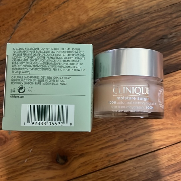 NIB Clinique Moisture Surge 100hr 1.0oz - Picture 3 of 5